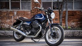 Moto_Guzzi_V7_Special_2021_11.jpg