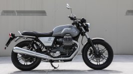 Moto_Guzzi_V7_III_Milano_2018_1.jpg